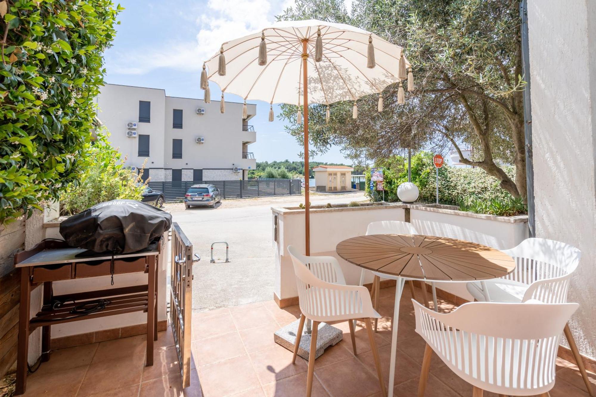 App Akumal-25M Zum Meer, Privatparkplatz, 50 Zoll Smart Tv, Sat Medulin Exteriör bild